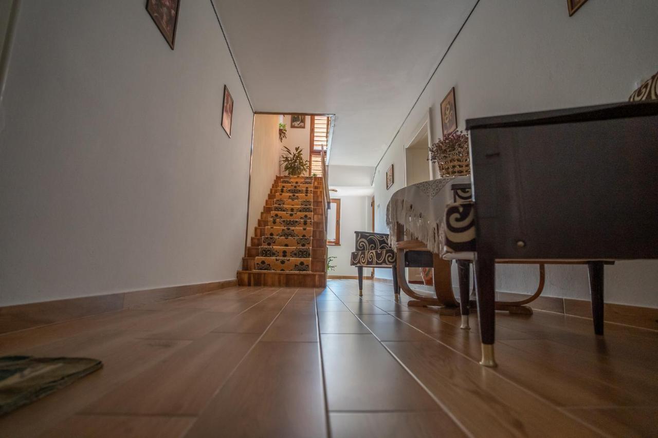 Apartmán Doi Bujori Alba Iulia Exteriér fotografie