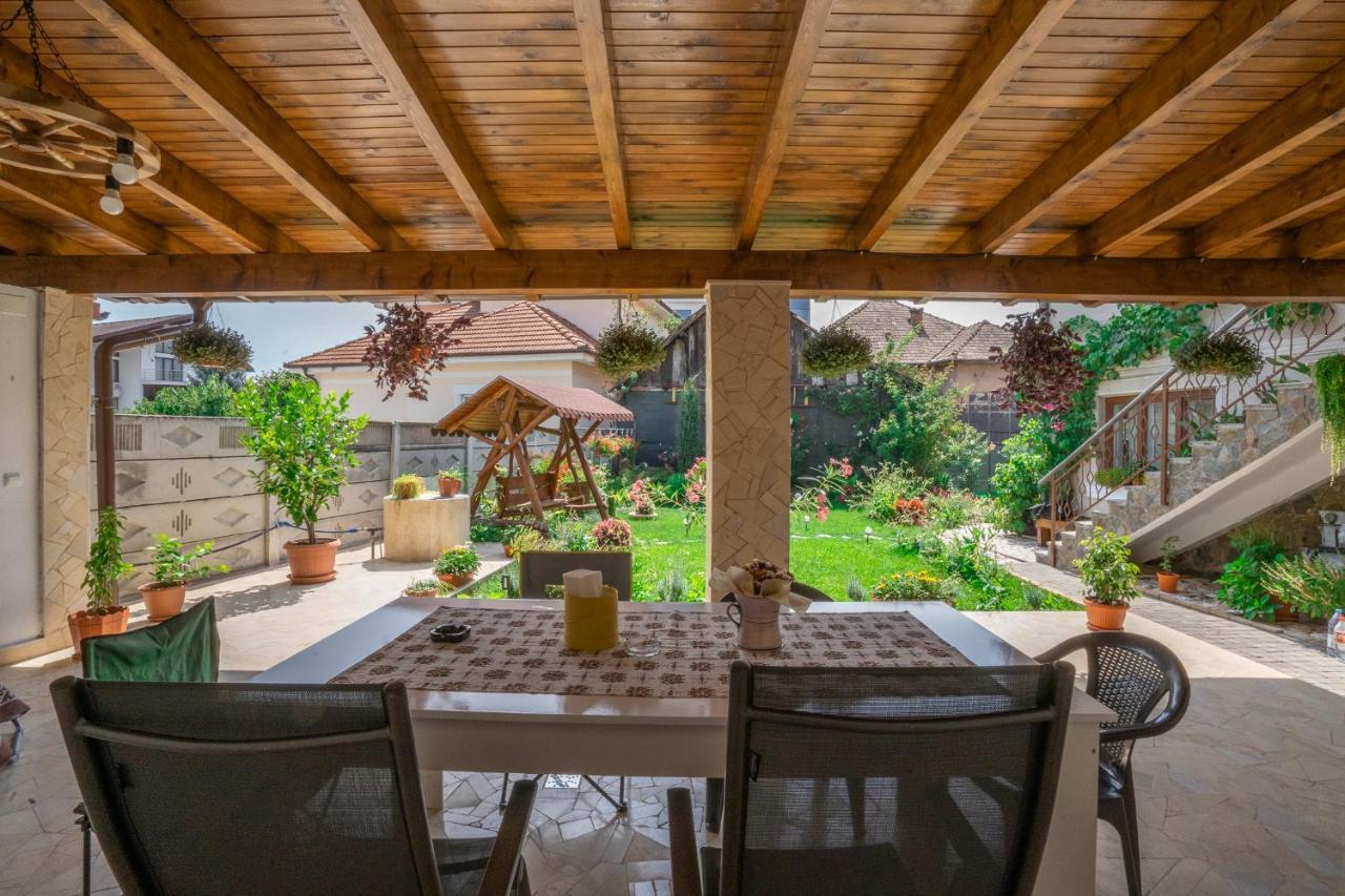 Apartmán Doi Bujori Alba Iulia Exteriér fotografie