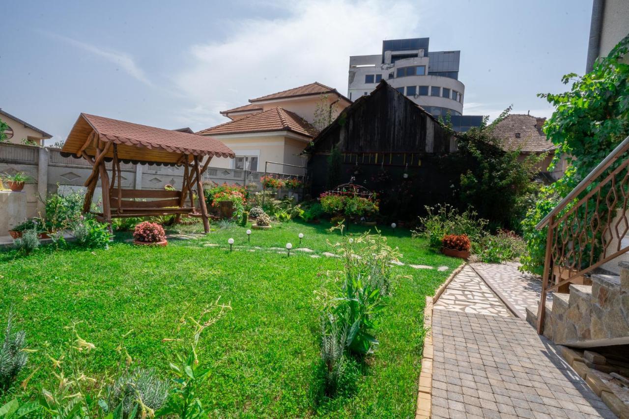 Apartmán Doi Bujori Alba Iulia Exteriér fotografie
