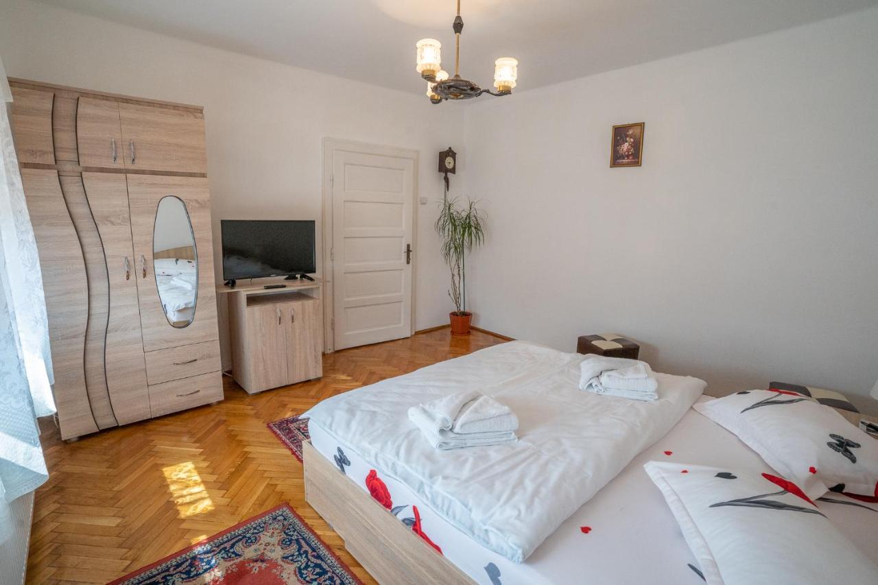 Apartmán Doi Bujori Alba Iulia Exteriér fotografie