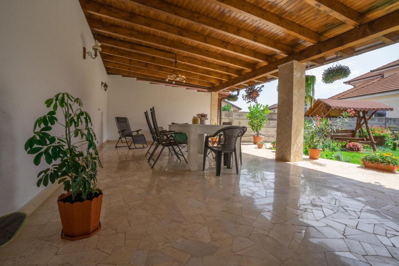Apartmán Doi Bujori Alba Iulia Exteriér fotografie