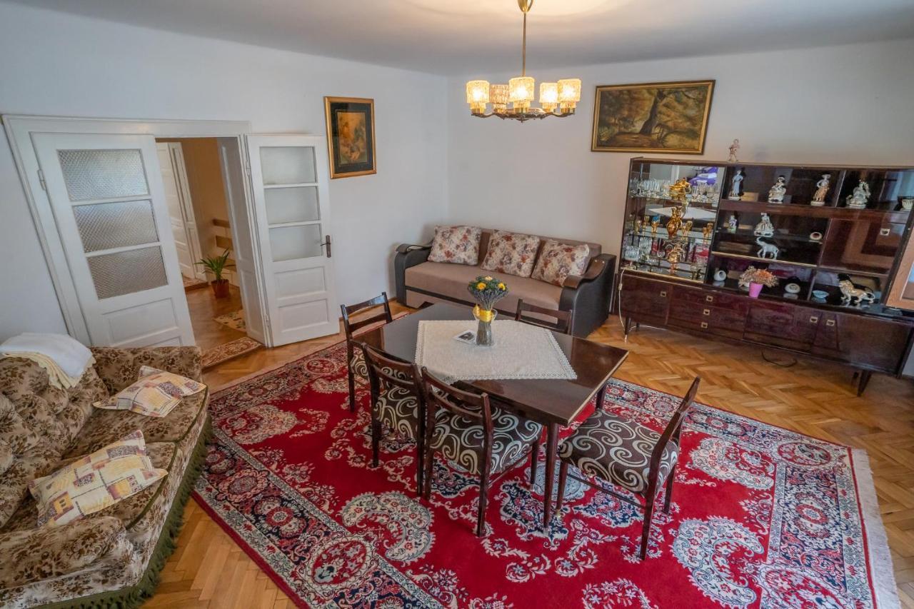 Apartmán Doi Bujori Alba Iulia Exteriér fotografie